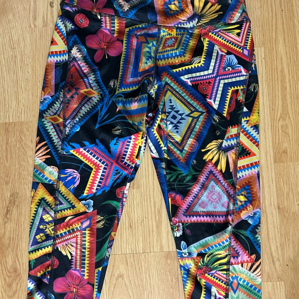 Lularoe Rise Capris